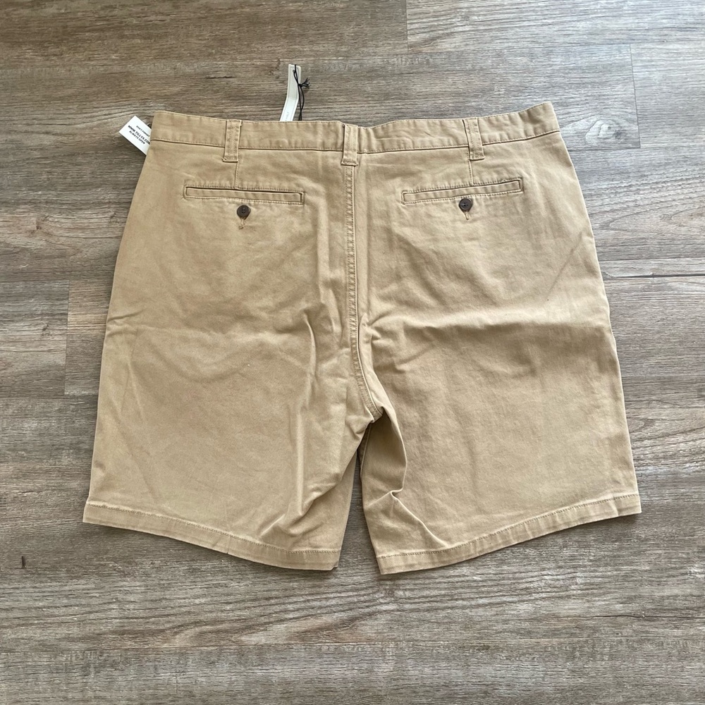 Men’s Shorts - Picture 2 of 4